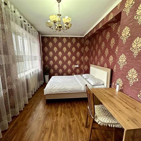 Hostel 4U Бішкек Екстер'єр фото
