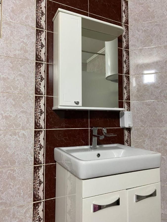 Hostel 4U Бішкек Екстер'єр фото