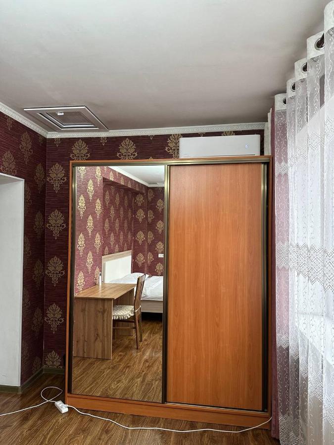 Hostel 4U Бішкек Екстер'єр фото