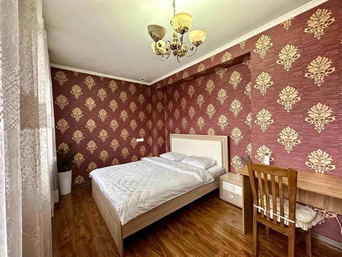 Hostel 4U Бішкек Екстер'єр фото