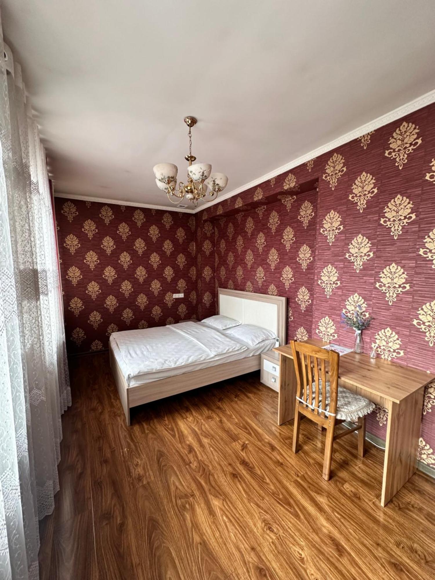 Hostel 4U Бішкек Екстер'єр фото