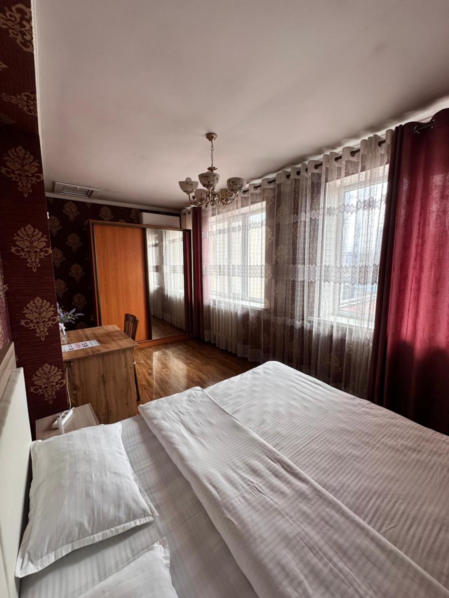 Hostel 4U Бішкек Екстер'єр фото
