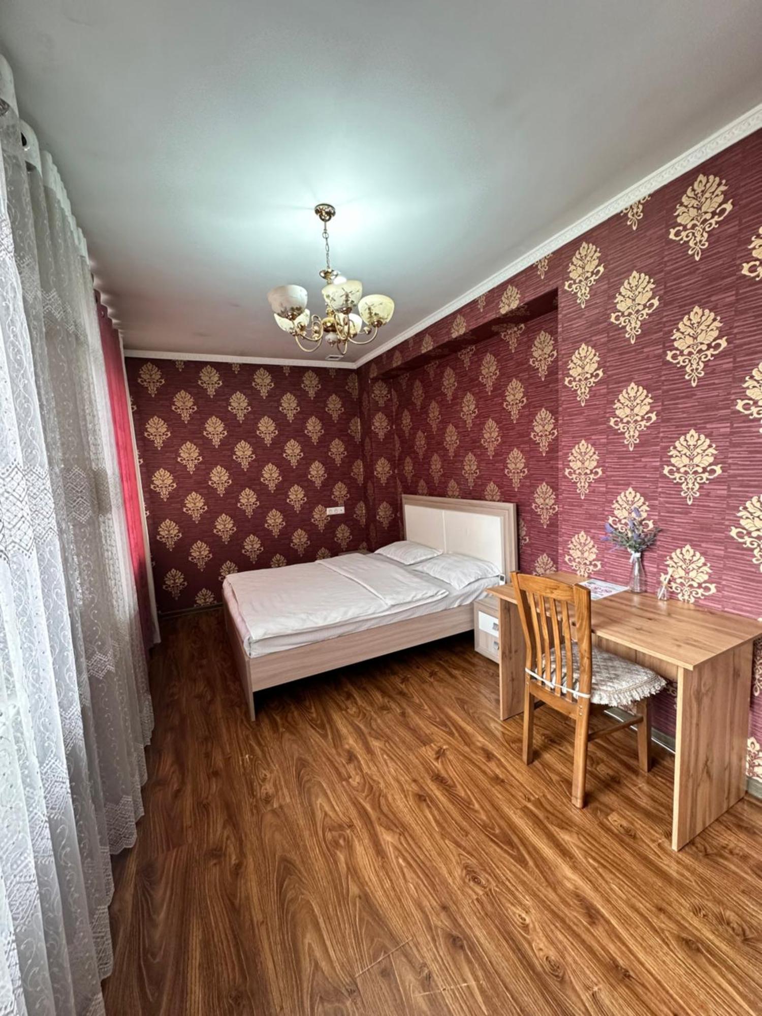 Hostel 4U Бішкек Екстер'єр фото