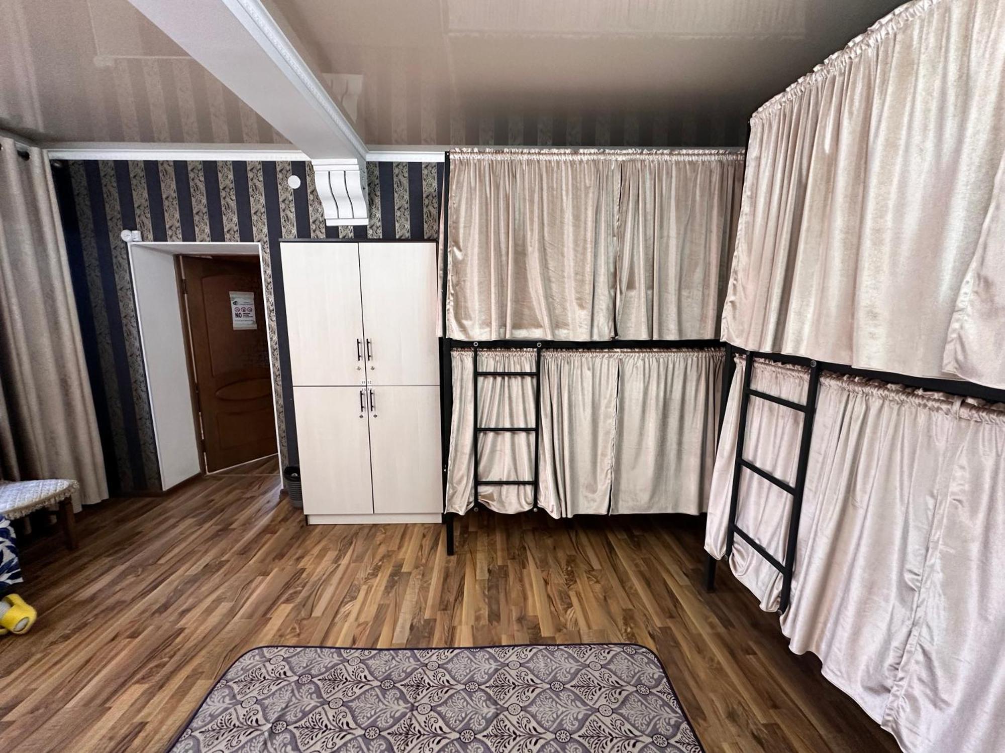 Hostel 4U Бішкек Екстер'єр фото